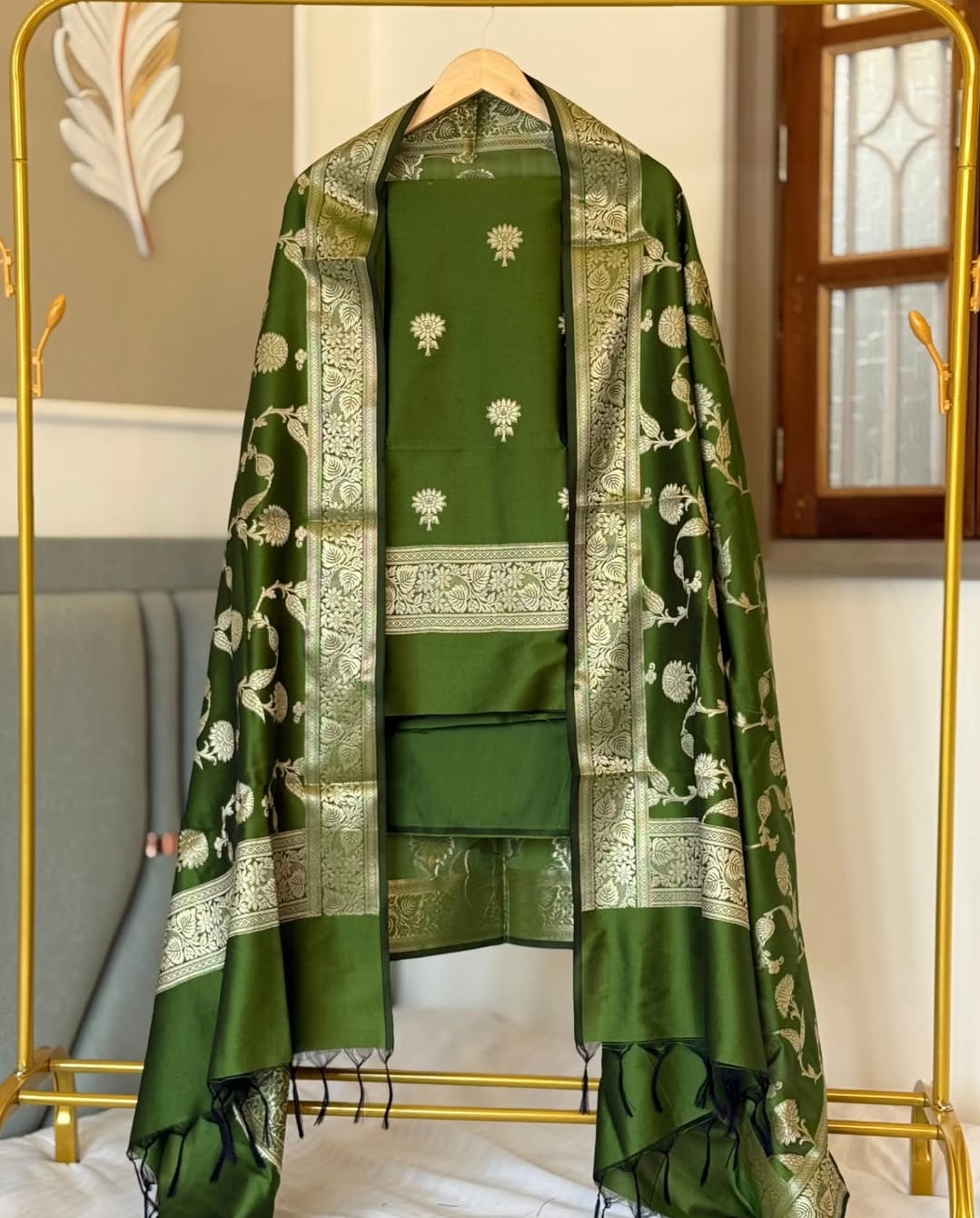 Banarasi katan silk suit - Image 5